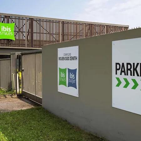 鲁昂天顶展览中心宜必思快捷酒店 2*